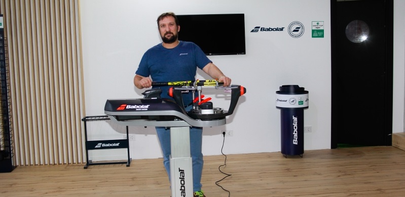 Стрингер Babolat на Кубке Дэвиса Стрингер Babolat на Кубке Дэвиса